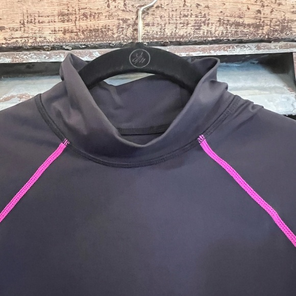 ATHLETA- Women’s Long Sleeve Workout/Running Shirt - Picture 6 of 12